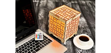 Long Distance Cube Lamp with Geometric Rectangles